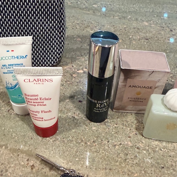 La Compagnie , Air France & Delta Travel Amenity Kits + Revive, clarins, RŌZ ++ - Picture 6 of 9